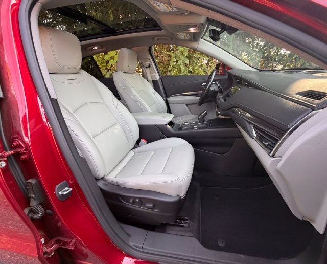 Used 2020 Cadillac XT4 Luxury FWD image 27
