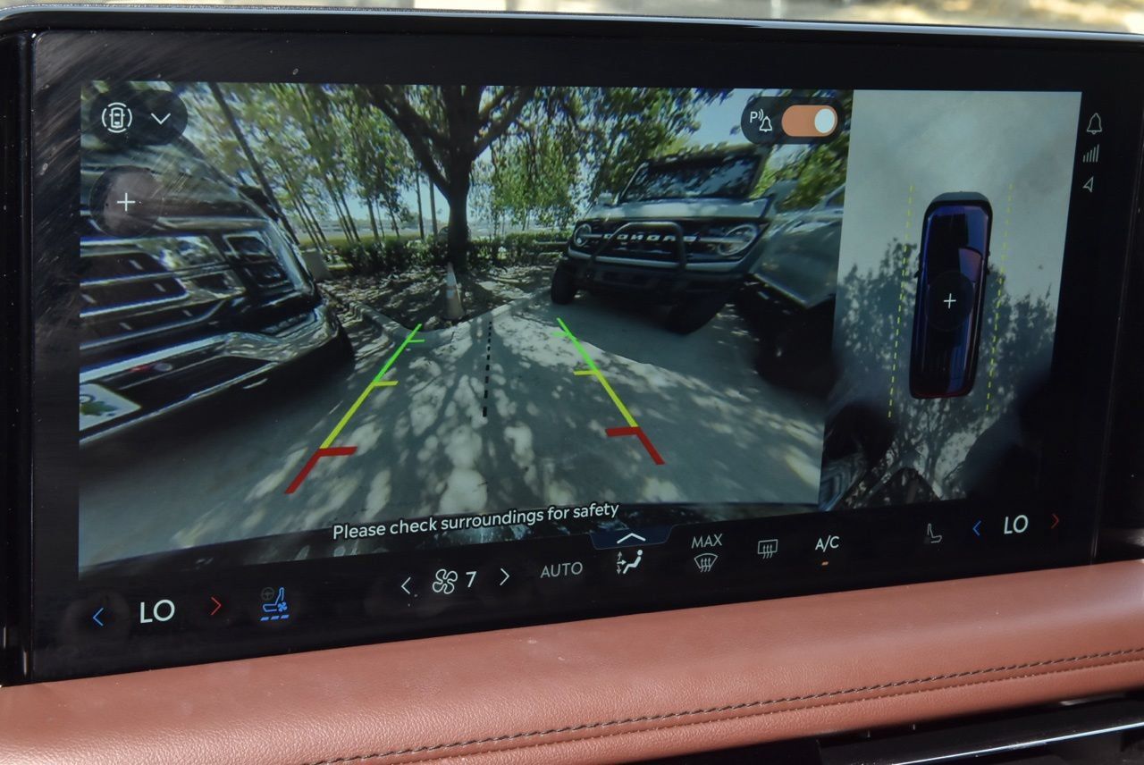 Certified 2026 Lincoln Aviator Reserve AWD/4WD image 31