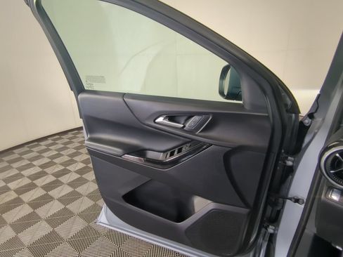 Used 2026 Chevrolet Equinox LT FWD image 12