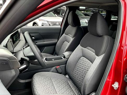 New 2025 Nissan Kicks SV w/ SV Premium Package image 9