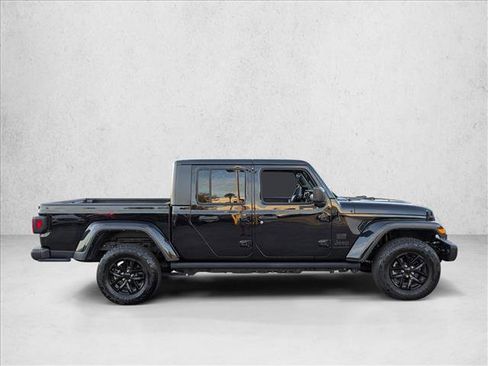 Used 2023 Jeep Gladiator Sport image 3