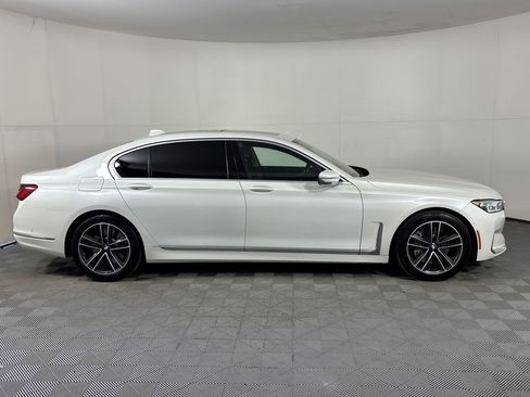 Used 2022 BMW 750i xDrive AWD/4WD image 8
