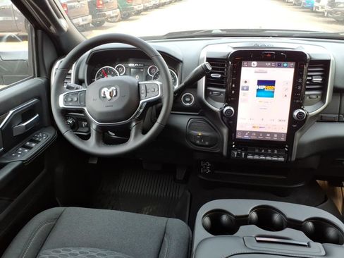 New 2026 RAM 2500 Big Horn AWD/4WD image 19