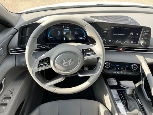 New 2026 Hyundai Elantra SEL Sport Premium FWD image 8