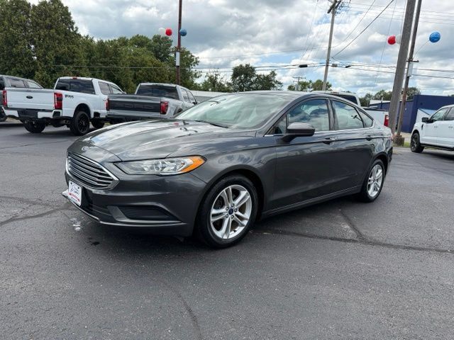 Used 2018 Ford Fusion SE w/ Fusion SE Technology Package FWD image 6