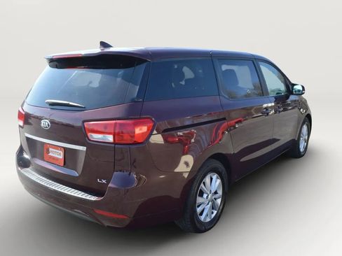 Used 2017 Kia Sedona LX FWD image 9