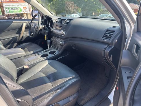 Used 2008 Toyota Highlander Sport w/ Tow Pkg AWD/4WD image 11