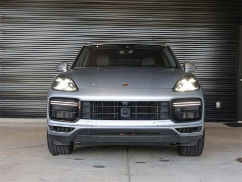 Certified 2022 Porsche Cayenne Turbo image 10