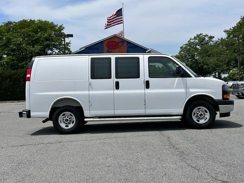 Used 2025 GMC Savana 2500 w/ Driver Convenience Package RWD image 3