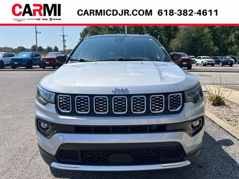 Used 2025 Jeep Compass Limited AWD/4WD image 2
