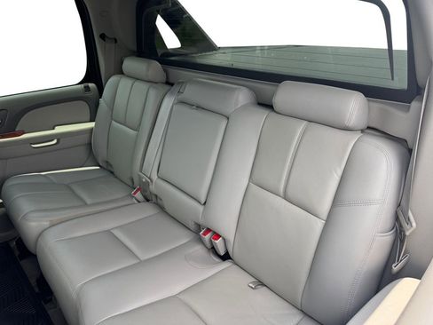 Used 2012 Chevrolet Avalanche LT RWD image 13
