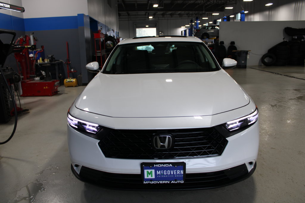 Used 2023 Honda Accord EX image 2