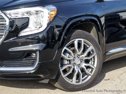 Used 2024 GMC Terrain Denali w/ Denali Premium Package image 4