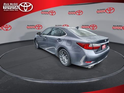 Used 2017 Lexus ES 350 350 w/ Luxury Package image 6