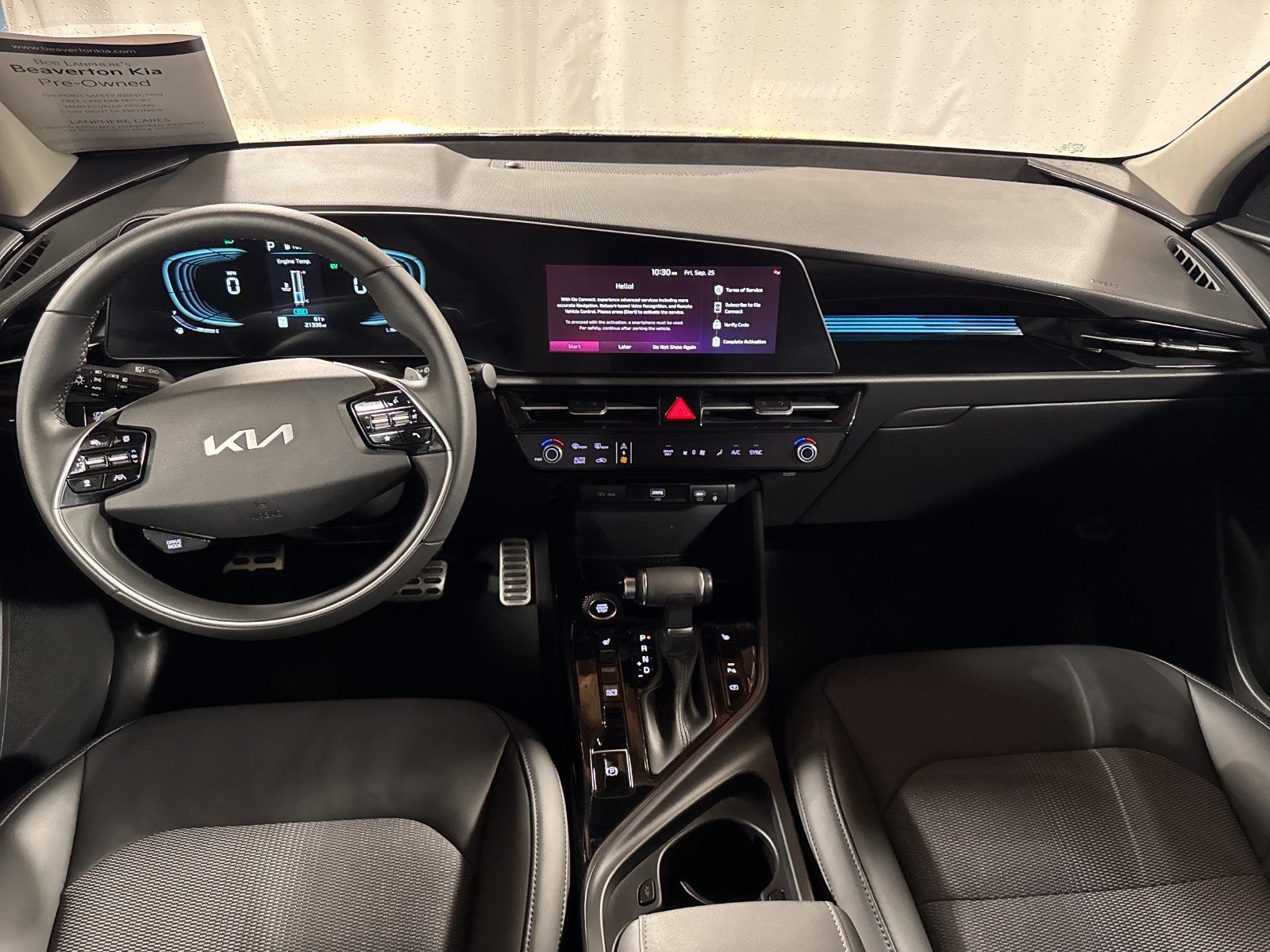 Used 2023 Kia Niro EX Touring FWD image 4