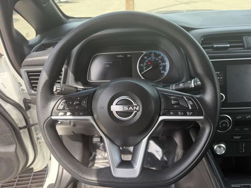 Used 2025 Nissan Leaf S FWD image 16