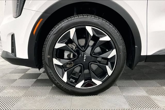 Used 2025 Kia Sorento EX AWD/4WD image 10