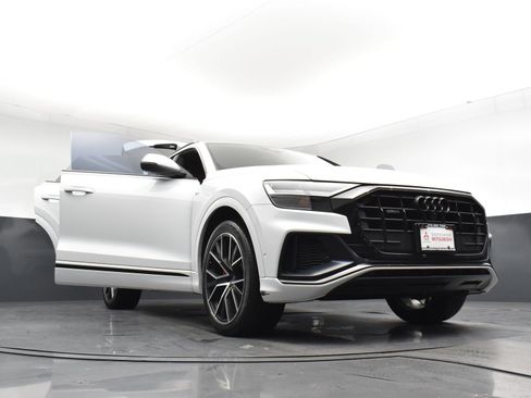 Used 2021 Audi Q8 Premium Plus w/ Premium Plus Package AWD/4WD image 29