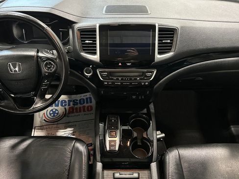 Used 2018 Honda Pilot Touring image 32