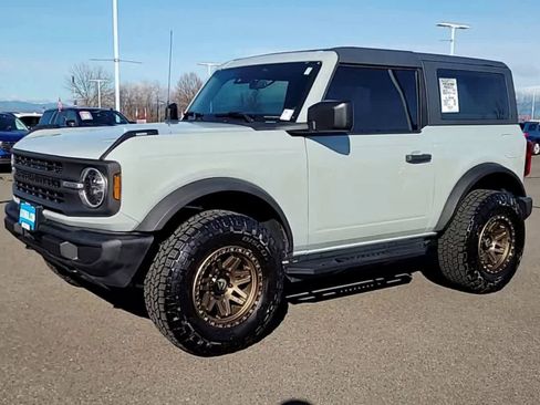 Used 2023 Ford Bronco Outer Banks image 4