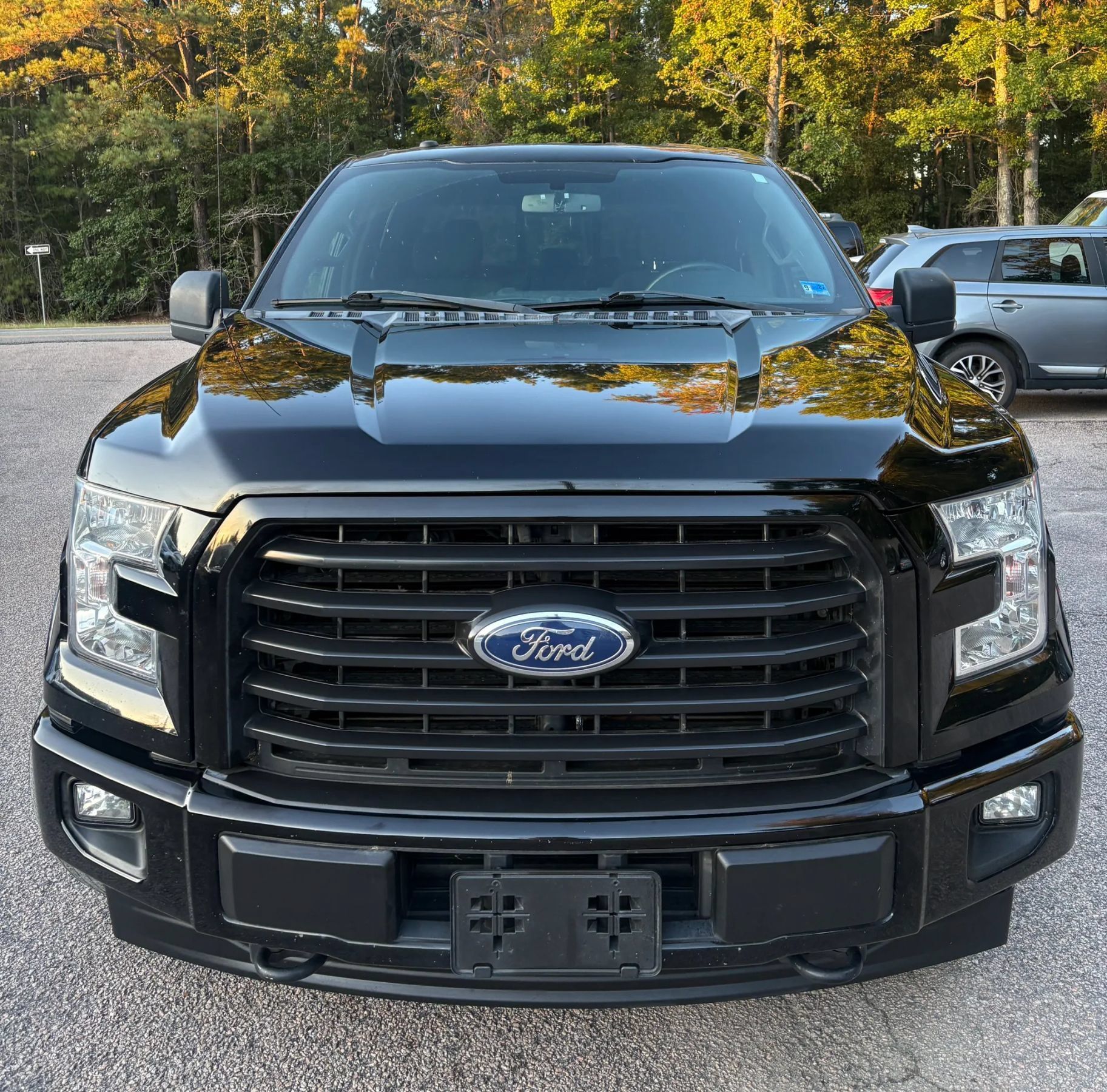 Used 2017 Ford F150 XLT w/ Equipment Group 302A Luxury AWD/4WD image 9