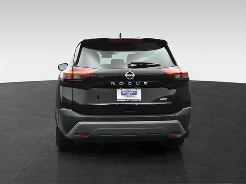 Used 2023 Nissan Rogue S AWD/4WD image 3
