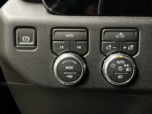 New 2026 GMC Sierra 1500 Elevation image 17