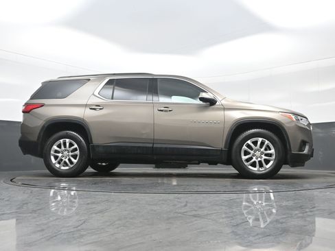 Used 2020 Chevrolet Traverse LT image 32
