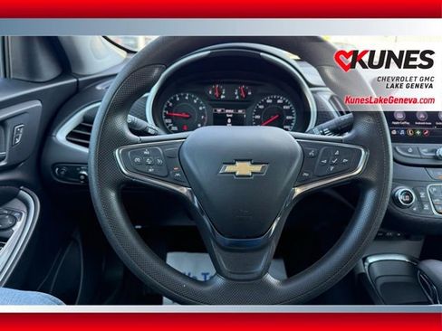 Used 2023 Chevrolet Malibu LT image 34
