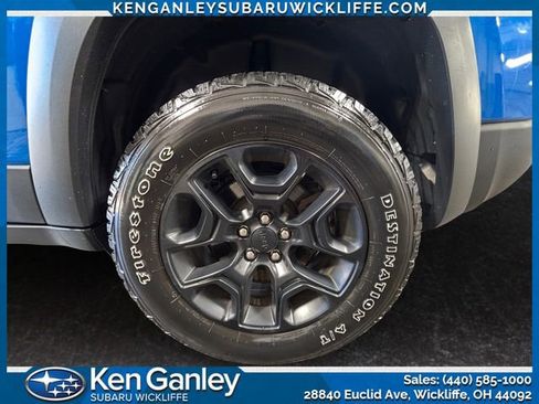 Used 2021 Jeep Cherokee Trailhawk AWD/4WD image 24