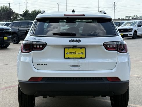 New 2025 Jeep Compass Latitude w/ Sun & Sound Group image 6