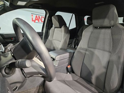 Certified 2025 Toyota 4Runner SR5 AWD/4WD image 24