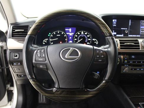 Used 2013 Lexus LS 460 AWD w/ Comfort Pkg image 21