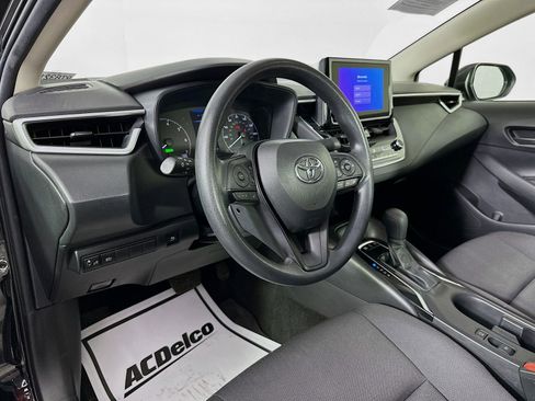 Used 2023 Toyota Corolla LE FWD image 9
