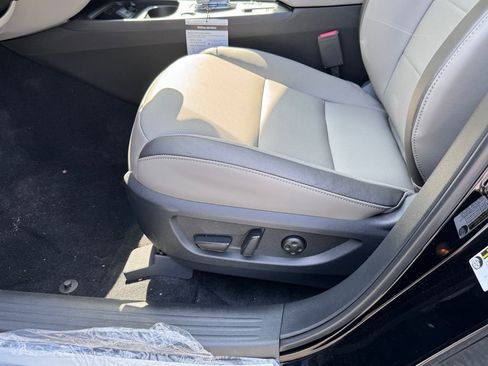 New 2025 INFINITI QX50 Luxe image 16