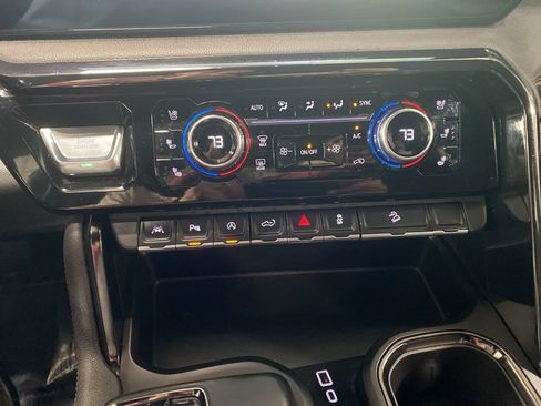 Certified 2024 GMC Sierra 1500 AT4 w/ AT4 Premium Package AWD/4WD image 11