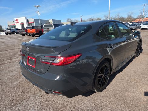 Certified 2025 Toyota Camry SE image 3