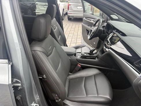 Certified 2025 Cadillac XT6 Premium Luxury image 18
