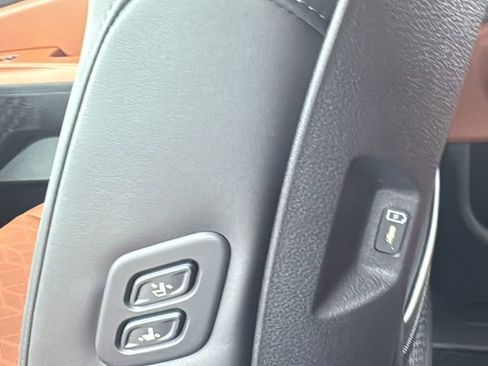 New 2026 Kia Carnival EX FWD image 37