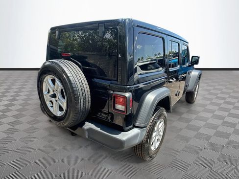Used 2022 Jeep Wrangler Unlimited Sport w/ Sun And Sound Package AWD/4WD image 6
