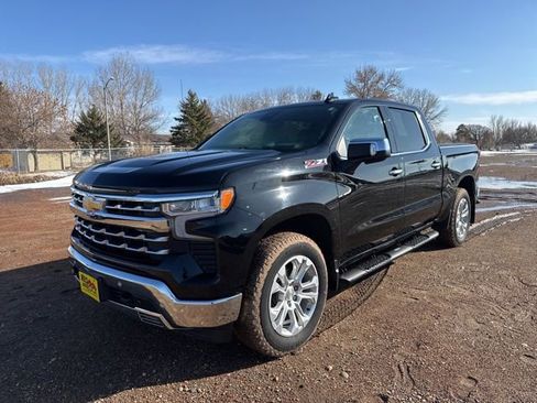 Used 2022 Chevrolet Silverado 1500 LTZ w/ LTZ Premium Package image 3