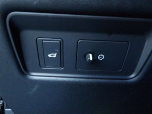 Used 2018 Land Rover Range Rover image 23