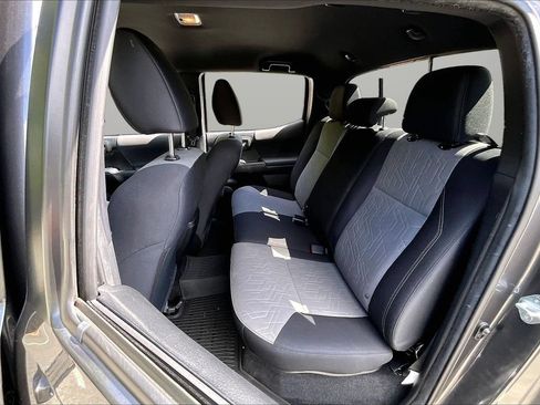 Used 2021 Toyota Tacoma TRD Sport w/ Technology Package RWD image 20