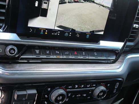 Used 2025 Chevrolet Silverado 2500 LTZ w/ LTZ Convenience Package image 27