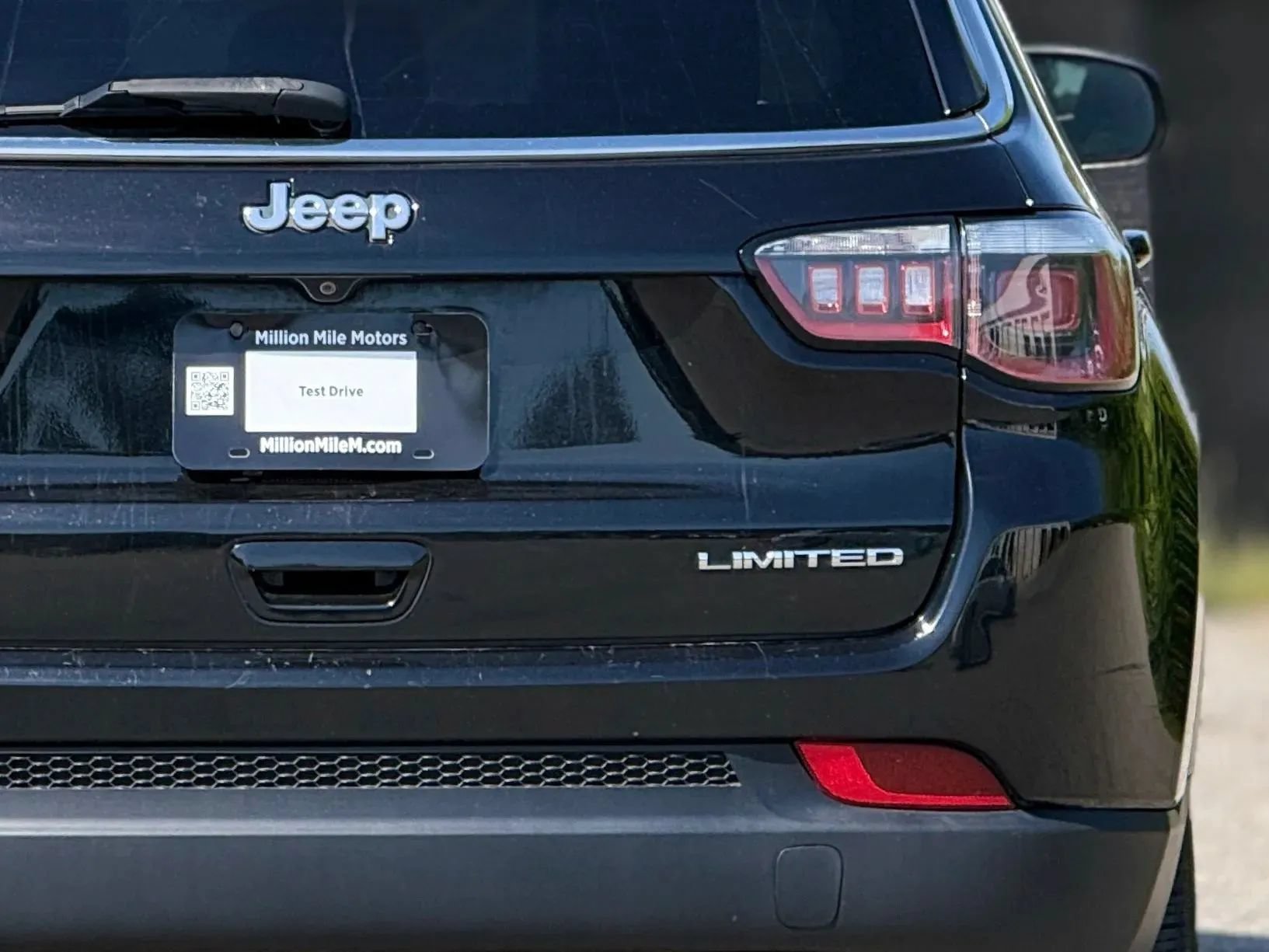Used 2019 Jeep Compass Limited FWD image 14