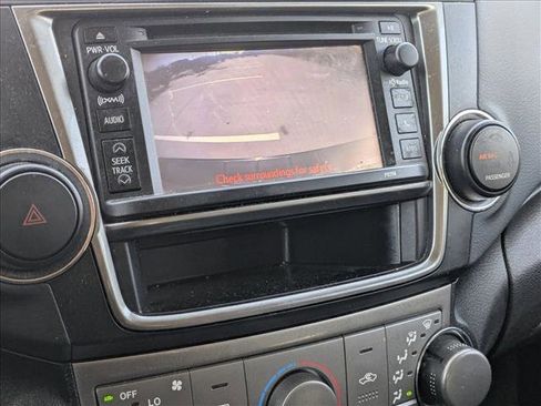 Used 2013 Toyota Highlander SE image 9