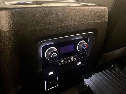 Used 2021 Chevrolet Tahoe Z71 image 33