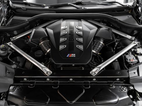 Used 2024 BMW X7 M60i w/ Executive Package image 44