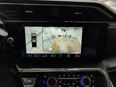 Used 2024 GMC Sierra 3500 Denali Ultimate image 12