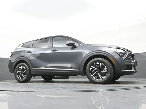 Used 2023 Kia Sportage LX image 34